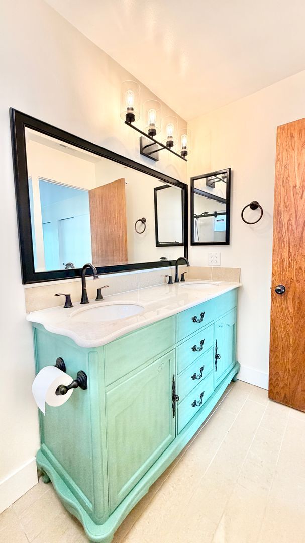 Building Photo - Wonderful Single-Story Home with Remodeled Kitchen and Baths, Fresh Paint, and Minutes to downtow...