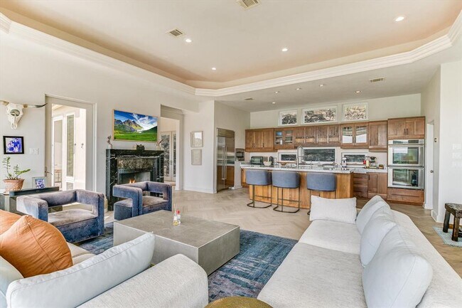 Building Photo - 5304 Scenic View Dr