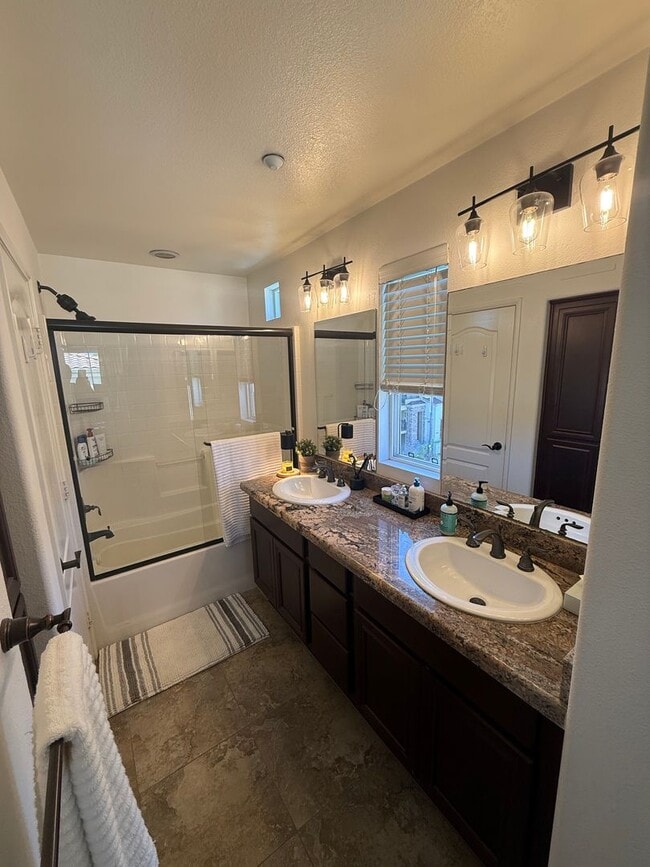 Building Photo - One Of A Kind Town Home in Serra Mesa