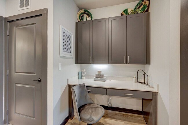 Building Photo - Bright, Spacious, and Move-In Ready