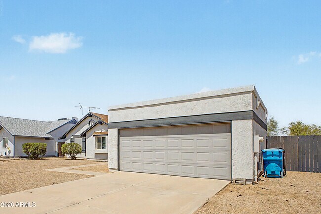 Building Photo - 908 W Ross Ave