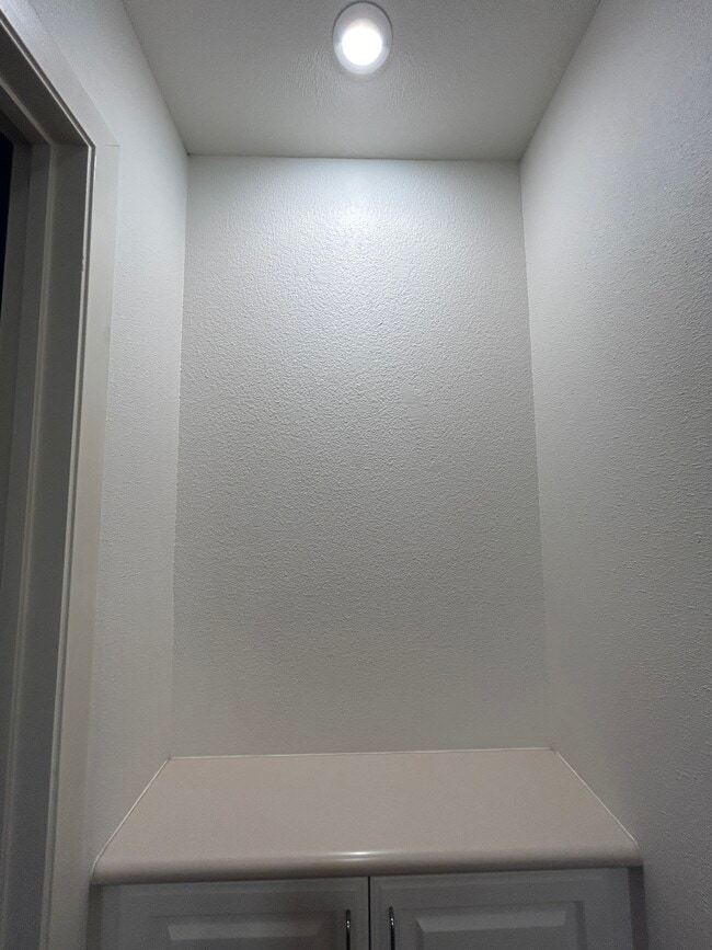 Building Photo - 92-1479-1479 Aliinui Dr