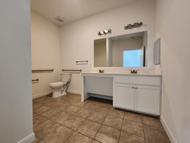 Building Photo - 3/2/2-on a Cul De Sac-Ready for move in