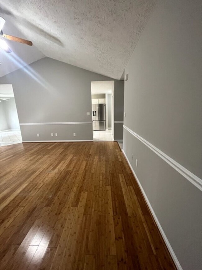 Building Photo - 1100 Tap Root Ct