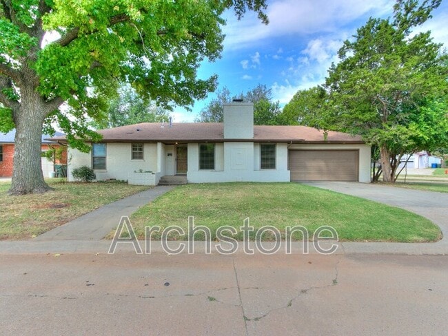 Building Photo - 9631 Stratford Dr