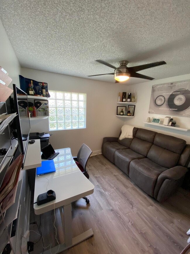 Building Photo - 1835 Magliano Dr