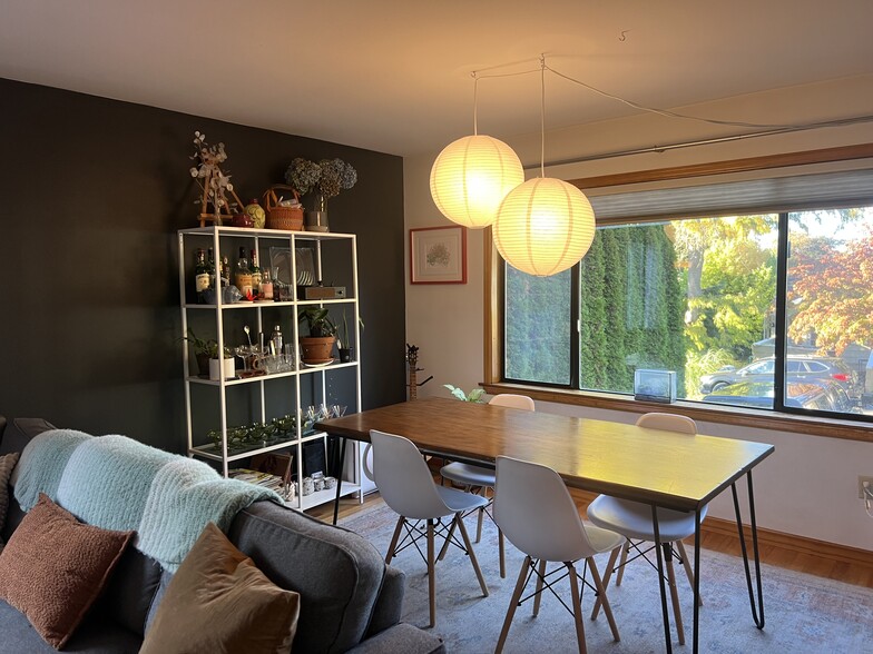 Building Photo - 545 NE 100th St