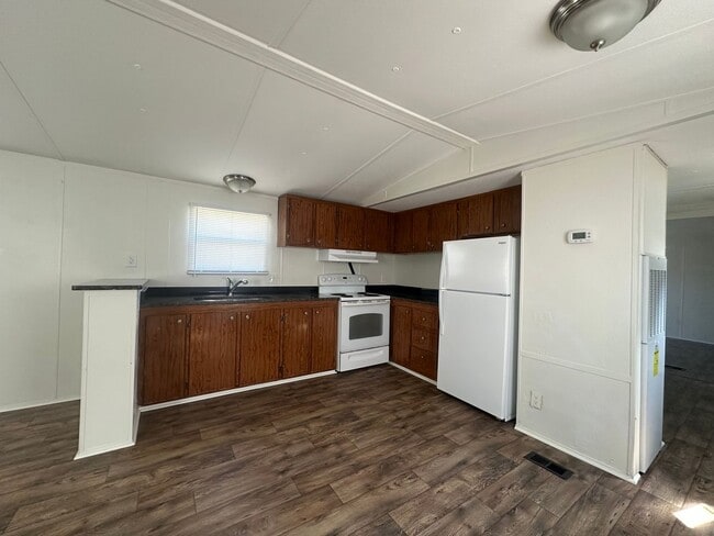 Building Photo - 134 Littleton St