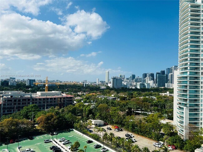 Building Photo - 2333 Brickell Ave