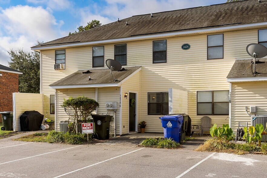 Building Photo - 1426 Camp Rd