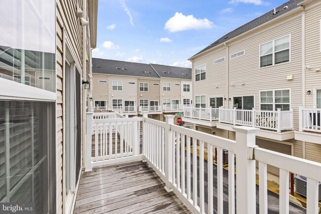 Building Photo - 7118 Rowlock Aly