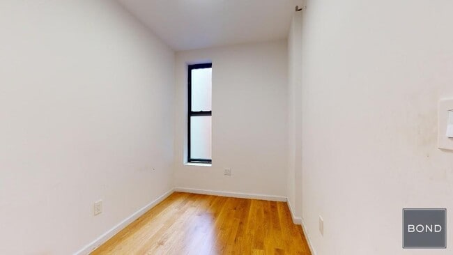 Building Photo - 314 E 91st St