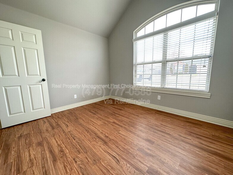 Building Photo - 4093 W Song Bird Pl