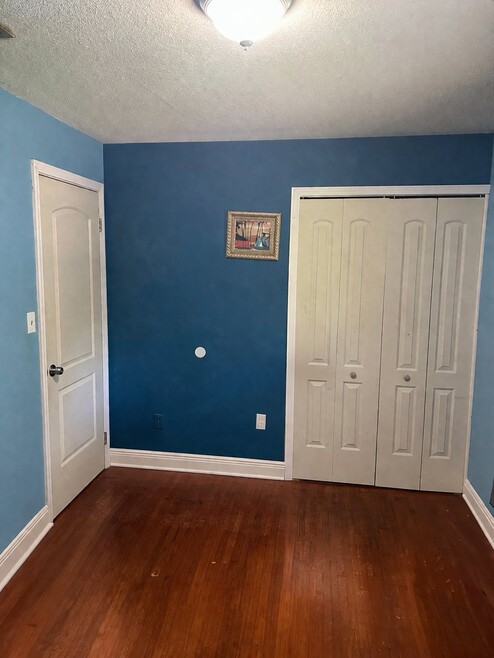 Building Photo - 6119 Castlewood Ln