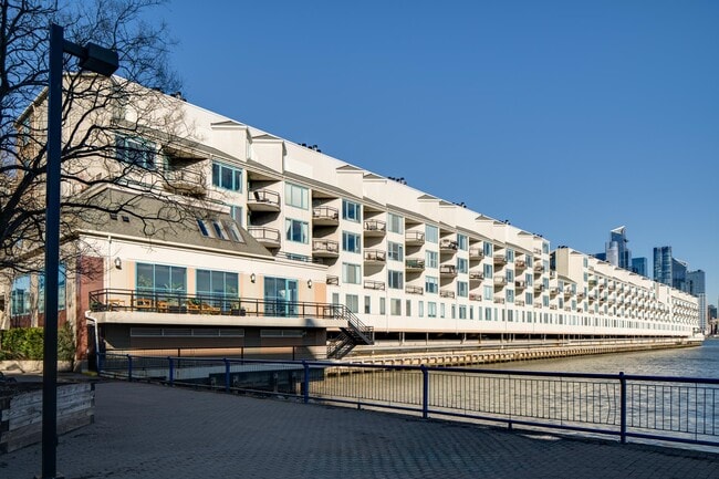 Building Photo - 600 Harbor Blvd