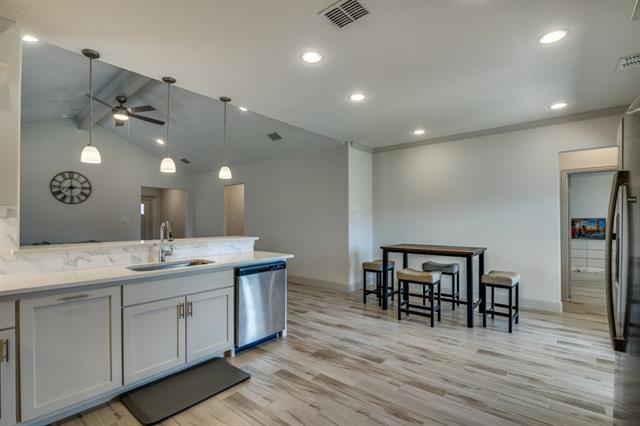Building Photo - 248 Braves Wy