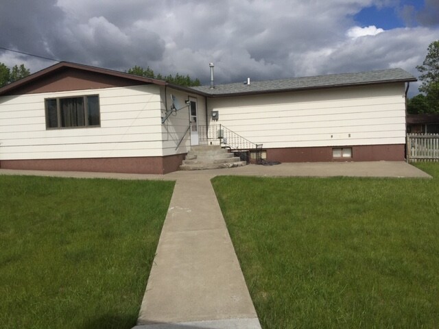 Building Photo - 904 Wilson Ave