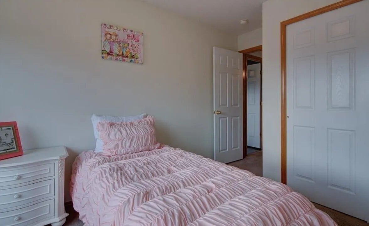 Building Photo - 6151 Oakwood Blvd