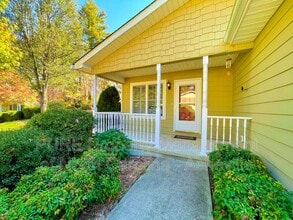 Building Photo - 15 Spring Village Ln