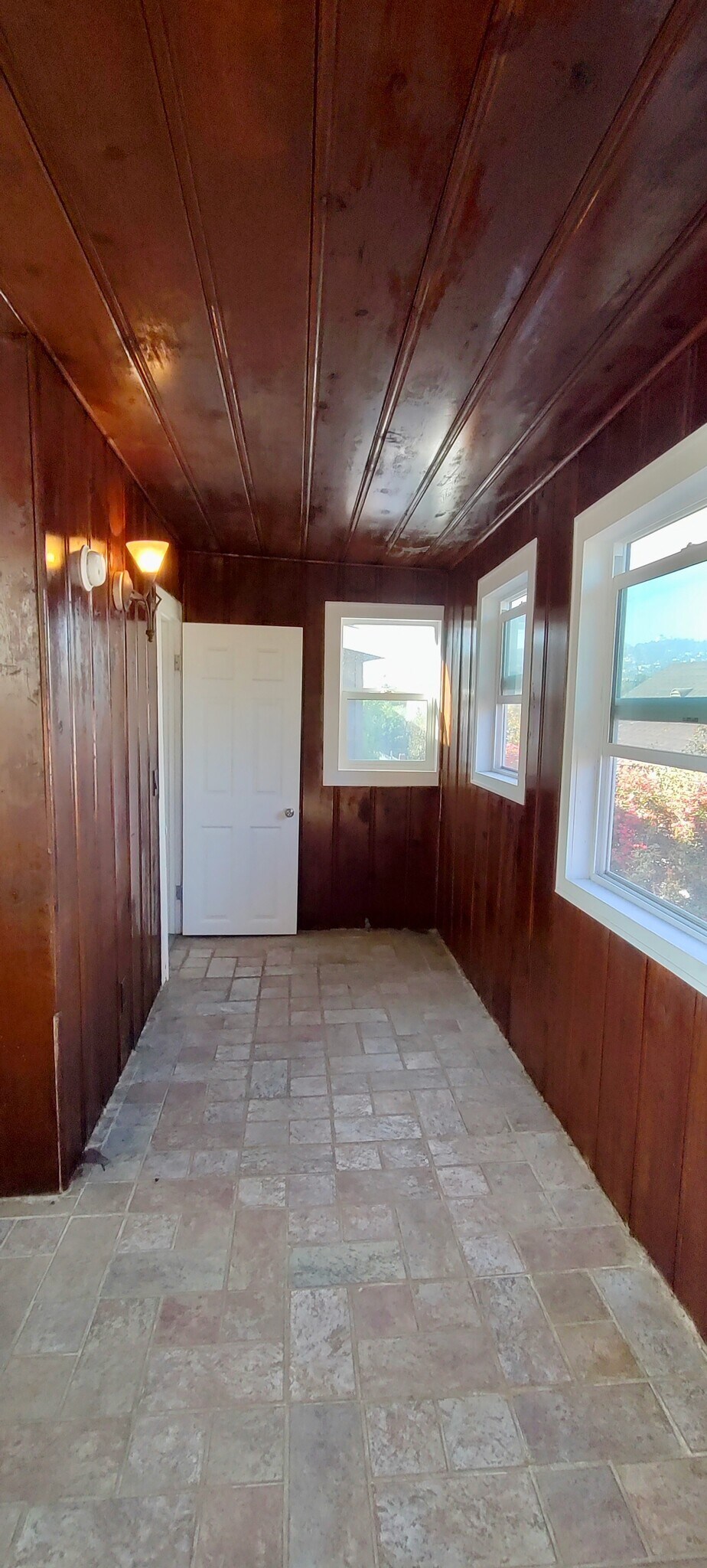 Den/ 2nd Bedroom - 1150 Sanborn Ave. Apt C