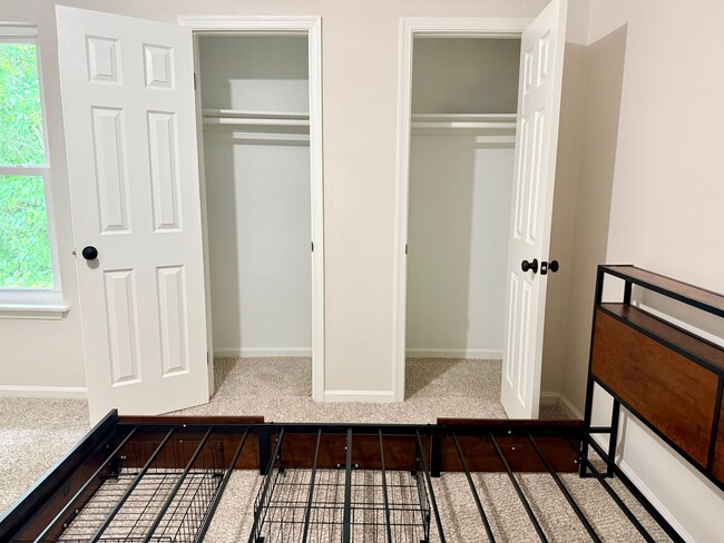 Building Photo - Gorgeous Single Family 4 bedroom furnished rental in Green Run