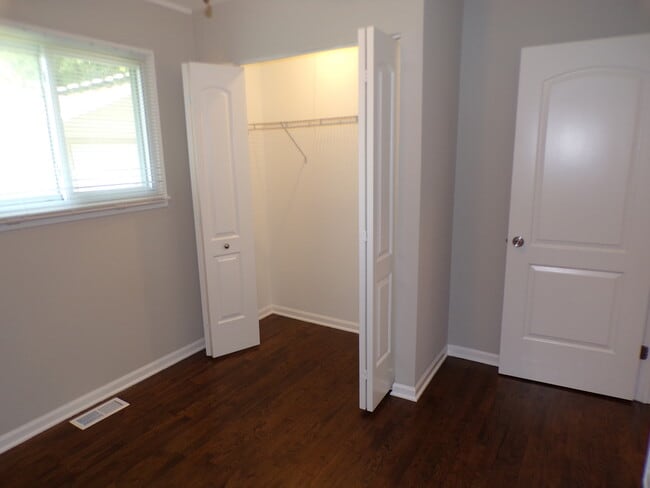 Building Photo - 1345 Forest Ave