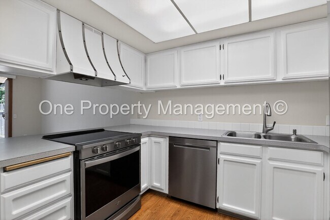 Building Photo - 614 SE 130th Ct
