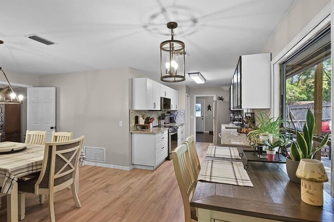 Building Photo - 889 Torchwood Dr