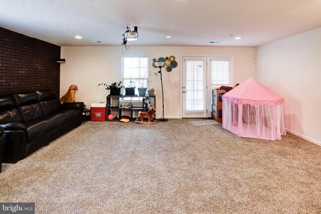 Building Photo - 14301 Ridge View Ln