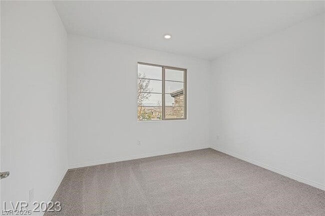 Building Photo - 10 Sun Lily Ln