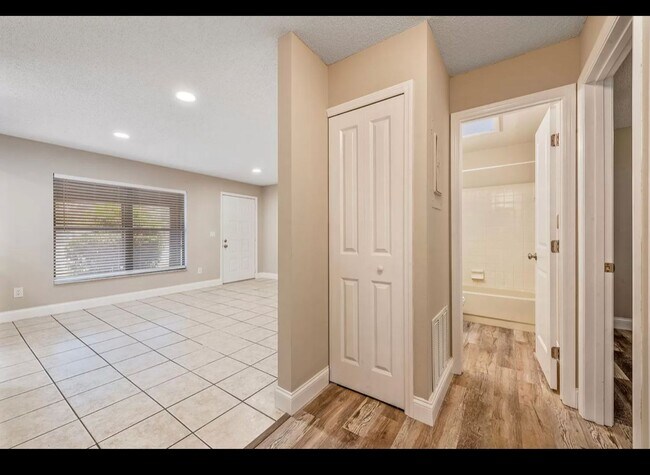 Building Photo - 5485 Decatur St