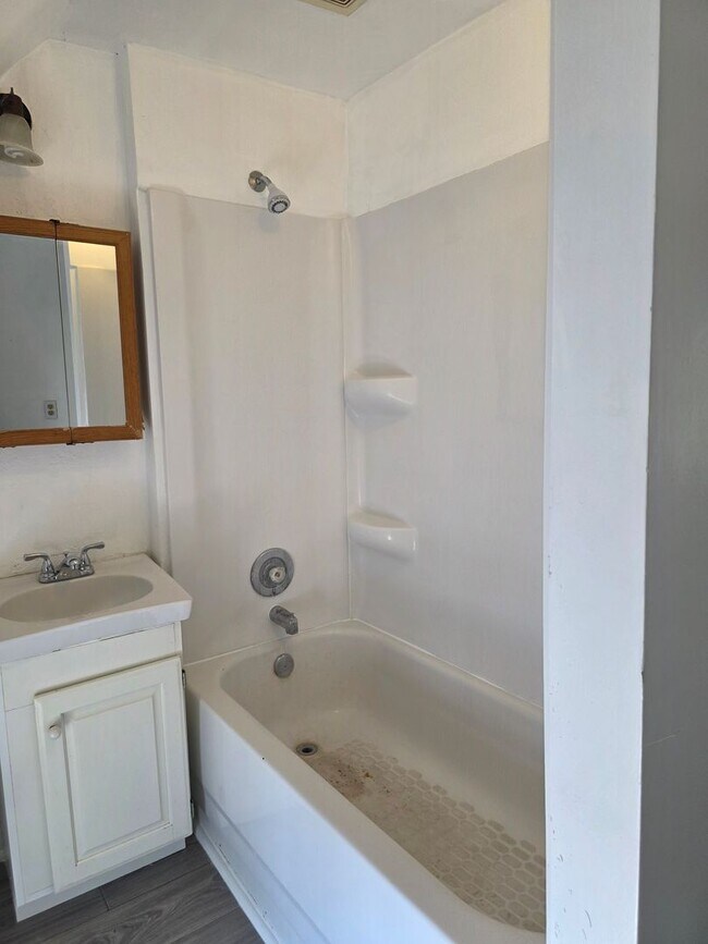 Building Photo - 204-208 N Fort Wayne St