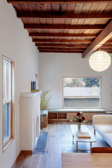 Building Photo - 3361 Hamilton Way