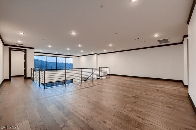 Building Photo - 917 Vegas View Dr