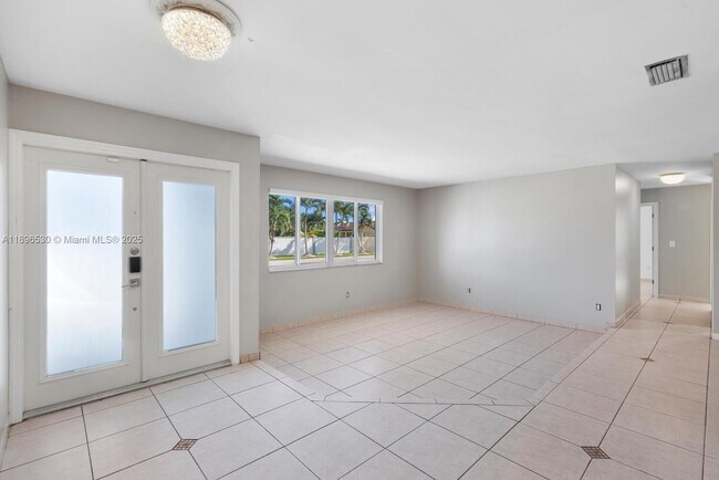 Building Photo - 14020 SW 38th St