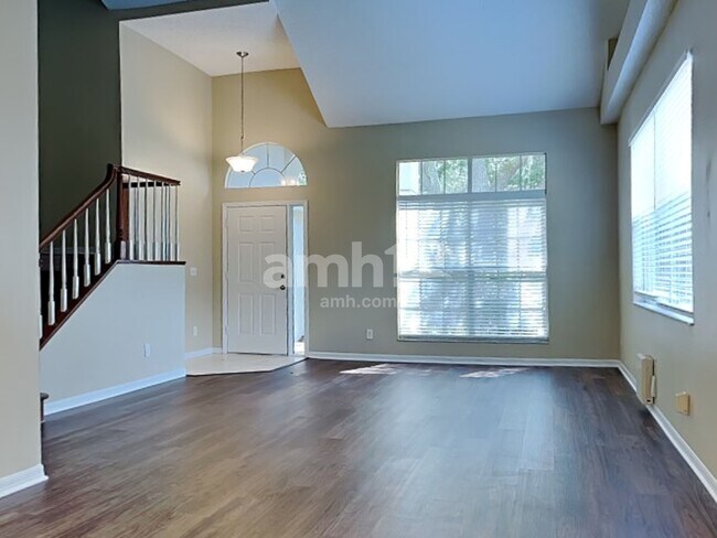 Building Photo - 17756 Oak Bridge St