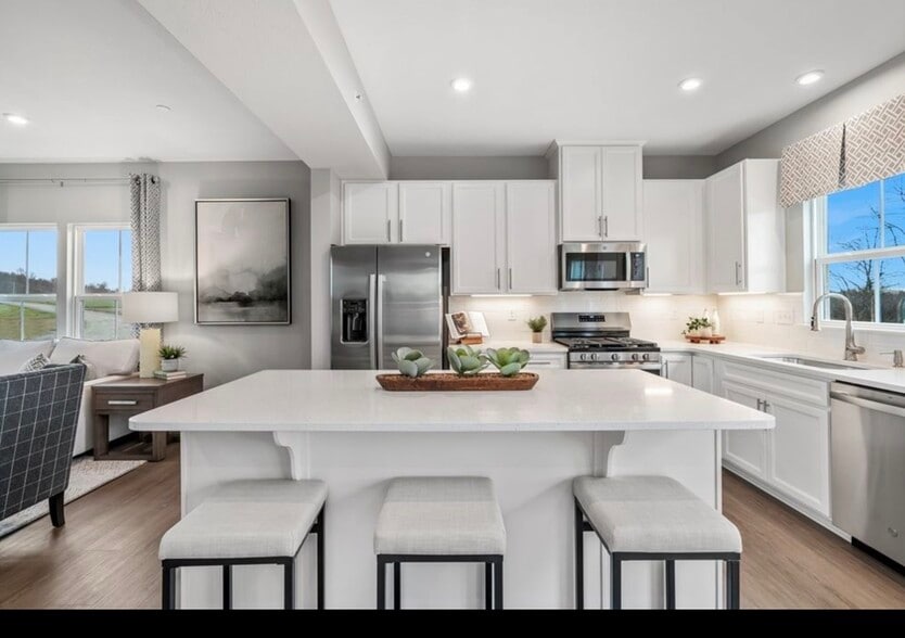 Building Photo - 107 Leah Dr