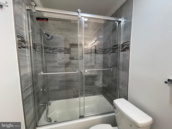 Building Photo - 1949 Kennedy Dr