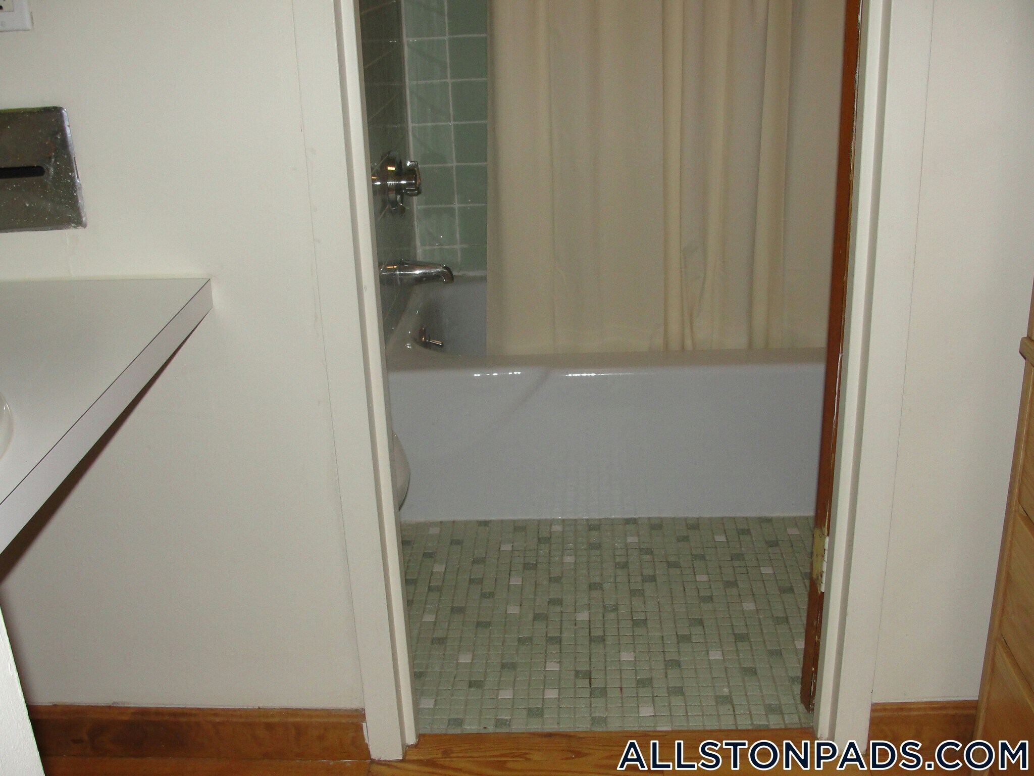 Building Photo - 1110 Commonwealth Ave