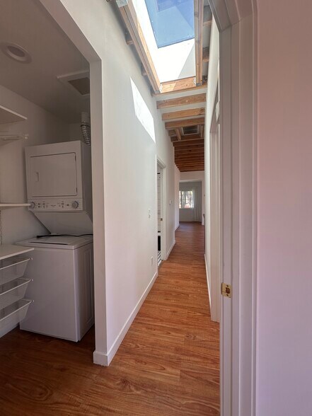 Building Photo - 4244 Gateway Ave