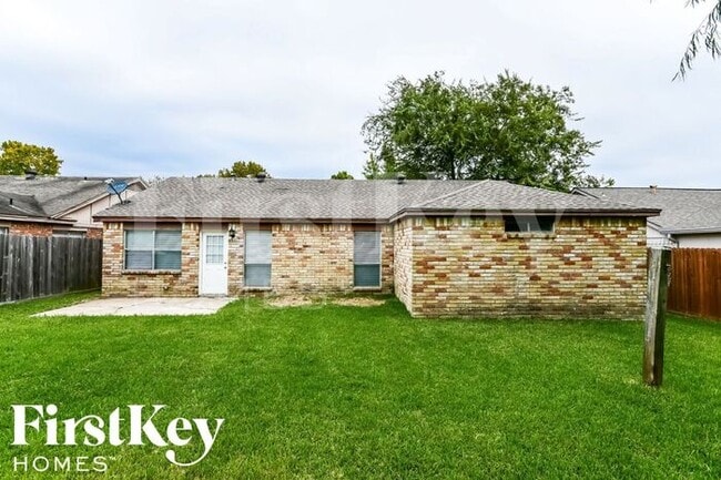 Building Photo - 13275 Lake Breeze Ln