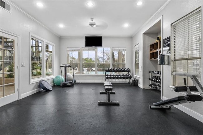 Building Photo - 6000 Shepherd Mountain Cove