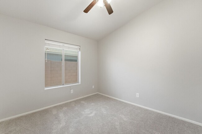 Building Photo - Welcome to this well-maintained 3-bedroom, 2-bath home in Gilbert, AZ!
