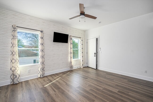 Building Photo - 637 E Anderson St