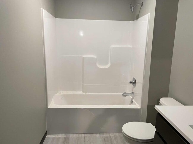 Building Photo - 1304 Legend Dr