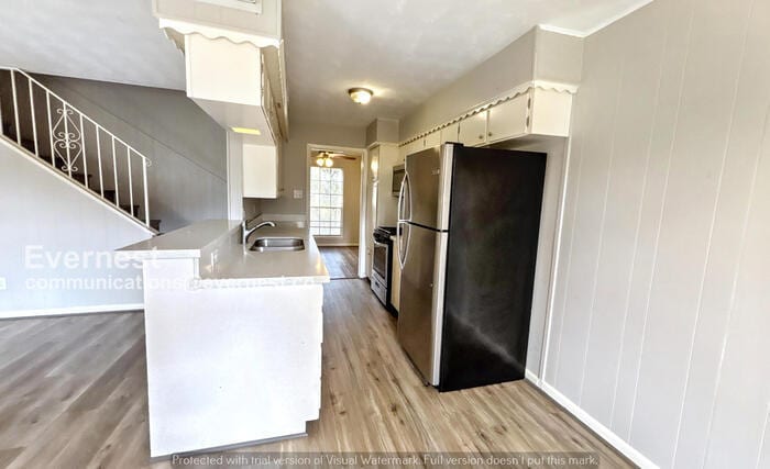 Building Photo - 2011 Williamsburg Ct S