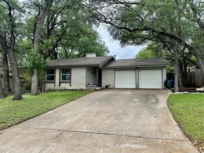 Building Photo - 2715 Alderwood Dr