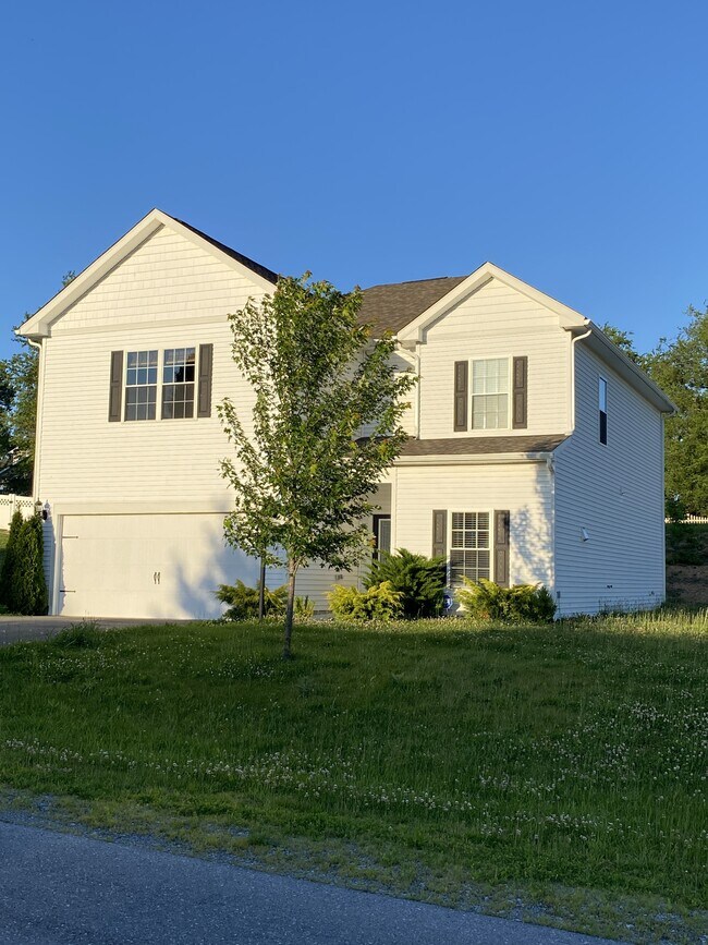 Building Photo - 697 Rivanna Run
