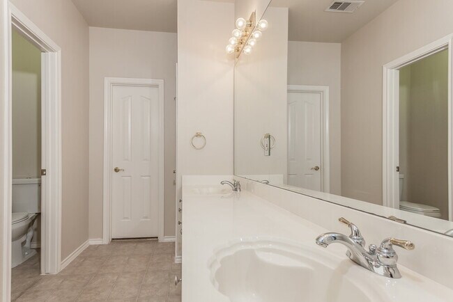Building Photo - 6013 Portridge Dr