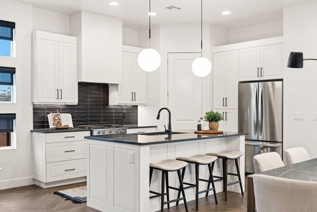 Building Photo - 3 Bedroom Single-Level Home with Resort-Style Amenities